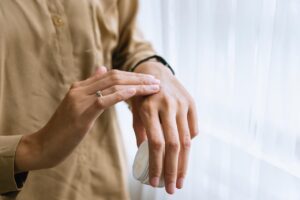 自宅でできる育毛アイテムを使った効果的なケア方法は？